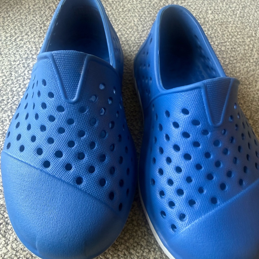 Toms White Sole Slip-On Shoes